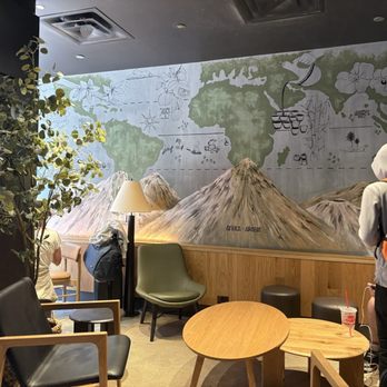Starbucks - Coffee & Tea Near Me - Chicago, Illinois