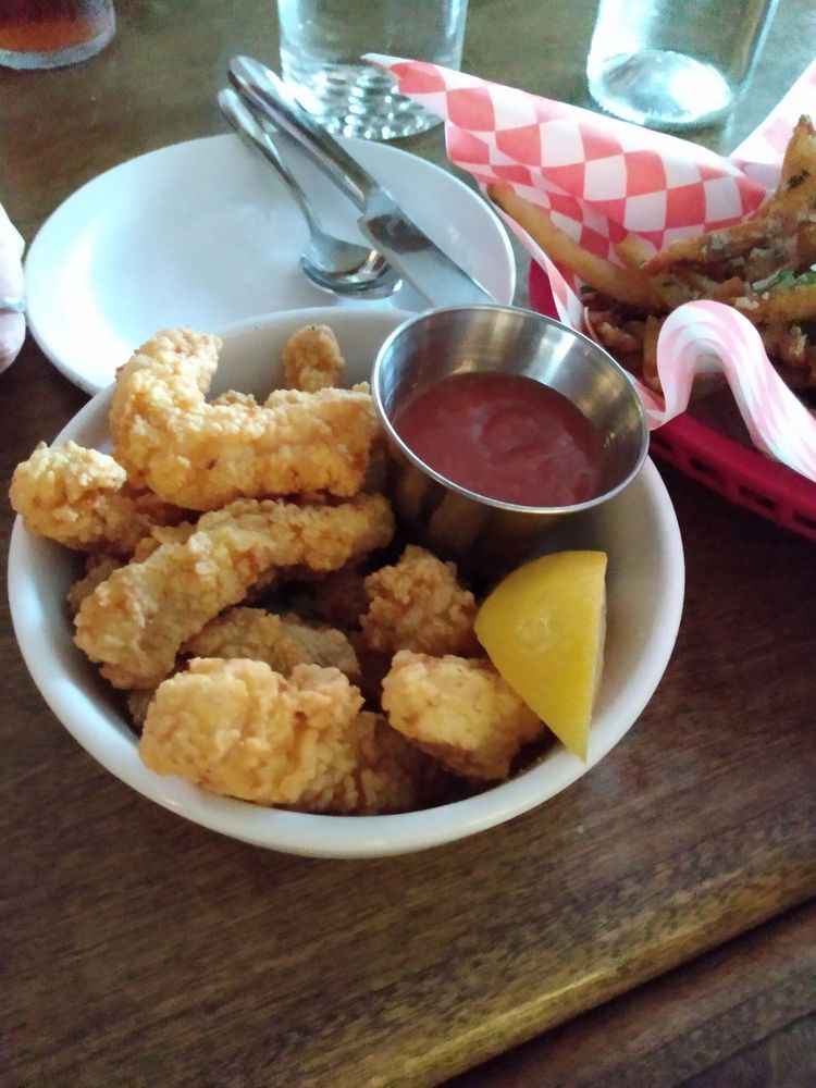 Elmdale Oyster House & Tavern Logo
