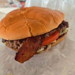 Hi-D-Ho Drive In - Bacon cheeseburger