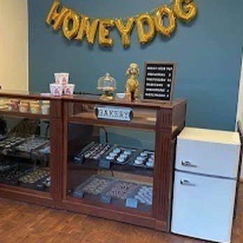 Honey Dog Salon - the front desk - Pet Groomers Near Me - Manchester, New Hampshire