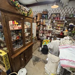 Digger's Antiques & Uniques