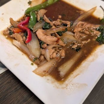 Thai Plate Restaurant - Spicy mint leaf - Thai Near Me - Inglewood, California