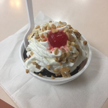 Fillmore's Dairy Hut - Small ice cream sundae - Burgers Near Me - Florence, Kentucky
