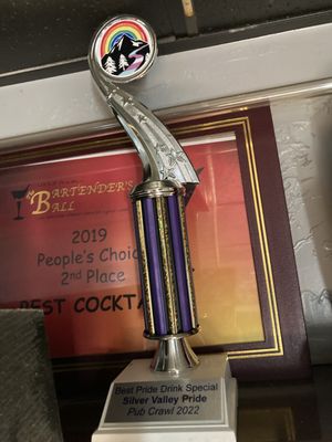 Silver Corner Bar by null