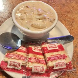 Wilhelm's Spirits & Eatery - Clam chowder