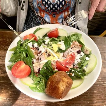 Village Tavern - Spinach salad with grilled chicken - New American Near Me - Greensboro, North Carolina Village Tavern - Spinach salad with grilled chicken - New American Near Me - Greensboro, North Carolina