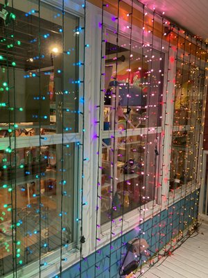 Common Dear (located inside Johnny and June) by null