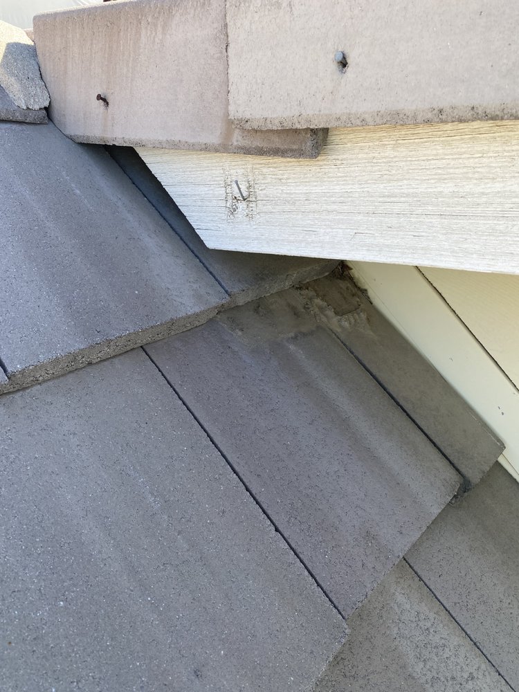 Slide of Dutchmen Construction