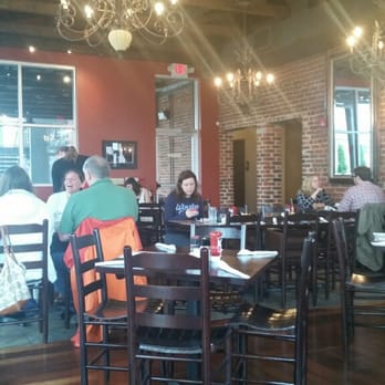 Famous Toastery - interior - Breakfast & Brunch Near Me - Winston-salem, North Carolina