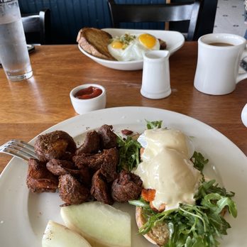 Cooks Tavern - New American Near Me - Tacoma, Washington Cooks Tavern - New American Near Me - Tacoma, Washington