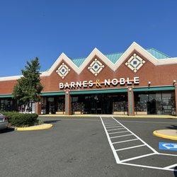 Barnes & Noble - Entrance