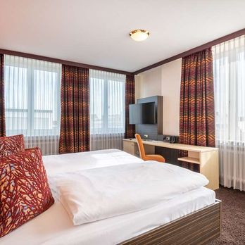 Hotel Augusta - Standard Doubleroom - Hotels Near Me - Augsburg, BY