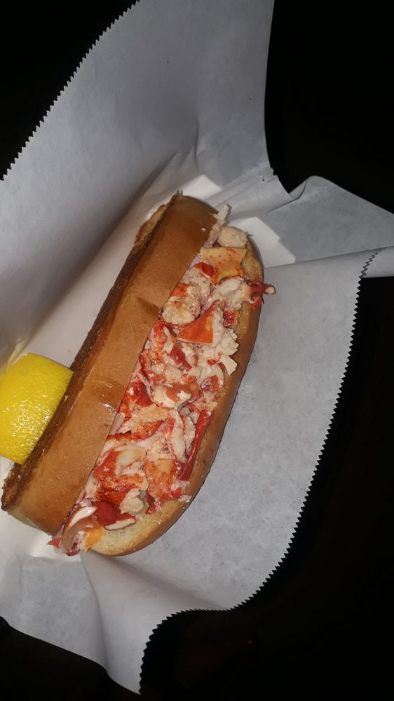 ROLL’N LOBSTER FOOD TRUCK Updated October 2024 149 Photos & 195