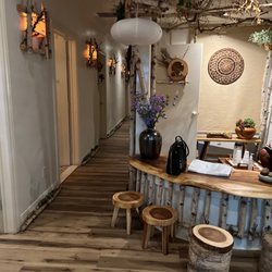 Yihan Spa - The entrance with a beautiful waiting area for guests to come and meditate or relax a bit before being served.