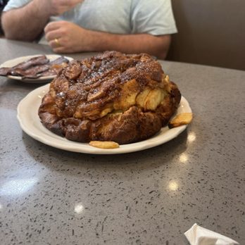 Richard Walker's Pancake House - Bacon and baked apple pancake - Waffles Near Me - Del Mar, California Richard Walker's Pancake House - Bacon and baked apple pancake - Waffles Near Me - Del Mar, California