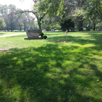 Evergreen Cemetery - It's a peaceful, lush cemetery with plenty of shade. - Funeral Services & Cemeteries Near Me - Evergreen Park, Illinois