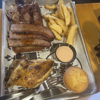 Famous Dave's Bar-B-Que - Barbeque Near Me - Knoxville, Tennessee Famous Dave's Bar-B-Que - Barbeque Near Me - Knoxville, Tennessee