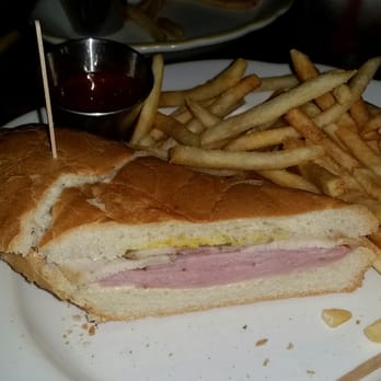 El Criollo Bar & Grill - Cuban sandwich - Cuban Near Me - Burbank, California
