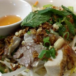 Vermicelli roasted pork bowl Vermicelli roasted pork bowl