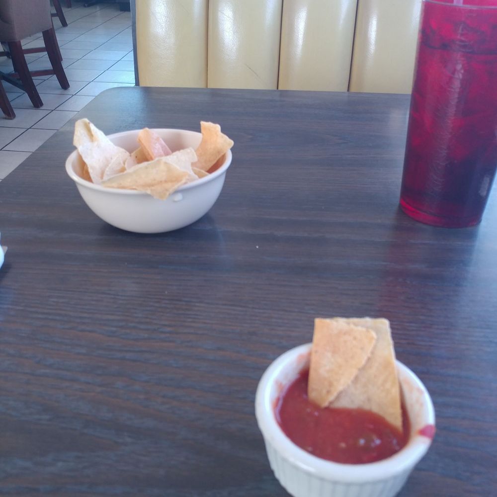 Salsa and chips. Not to bad tasting, but not homemade tasting. Salsa and chips. Not to bad tasting, but not homemade tasting.