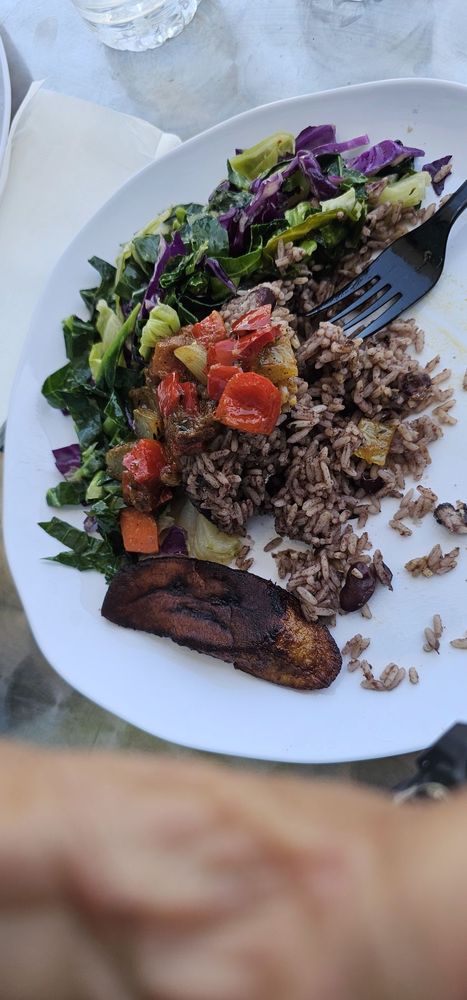 Sattdown Jamaican Grill