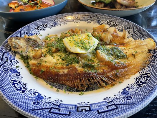 Public Kitchen and Bar by null