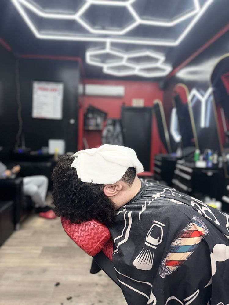 J Money Barbershop Logo