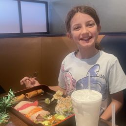 Sushi bento box, sub Miso soup for shrimp dumplings Sushi bento box, sub Miso soup for shrimp dumplings