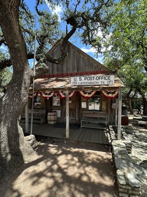 Luckenbach by null