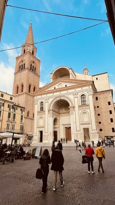 Basilica di Sant'Andrea by null