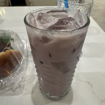 Prince Tea House - Iced lavender milk tea - Patisserie/Cake Shop Near Me - Memphis, Tennessee