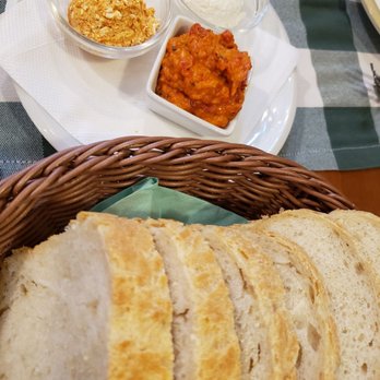 Luka Lu Restaurant - Serbo Croatian Near Me - Prague, Puerto Rico