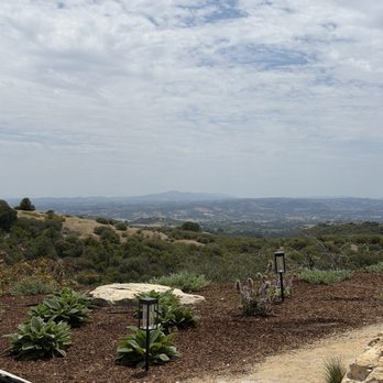 Calcareous Vineyard - The spectacular view - Wine Tasting Room Near Me - Paso Robles, California Calcareous Vineyard - The spectacular view - Wine Tasting Room Near Me - Paso Robles, California