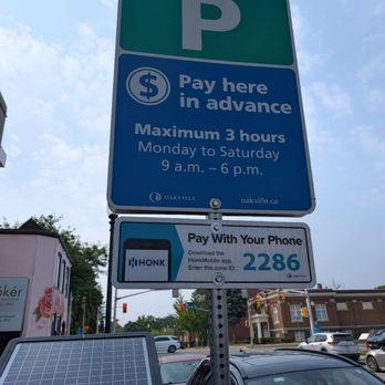 Downtown Oakville - Parking on Thomas Street - August 2025 - Local Flavor Near Me - Oakville, Ontario