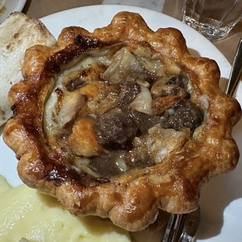 Chi Spacca - Beef & Bone Marrow Pie - Italian Near Me - Los Angeles, California Chi Spacca - Beef & Bone Marrow Pie - Italian Near Me - Los Angeles, California