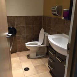 Anytime Fitness - Bathroom