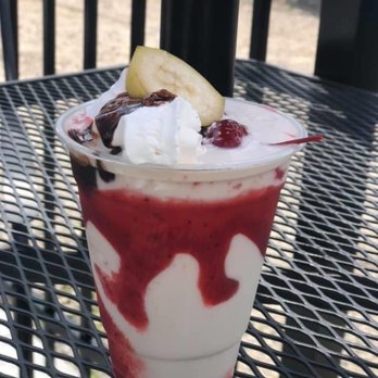 The Backyard - Fruity drinks - Burgers Near Me - Plattsburg, Missouri