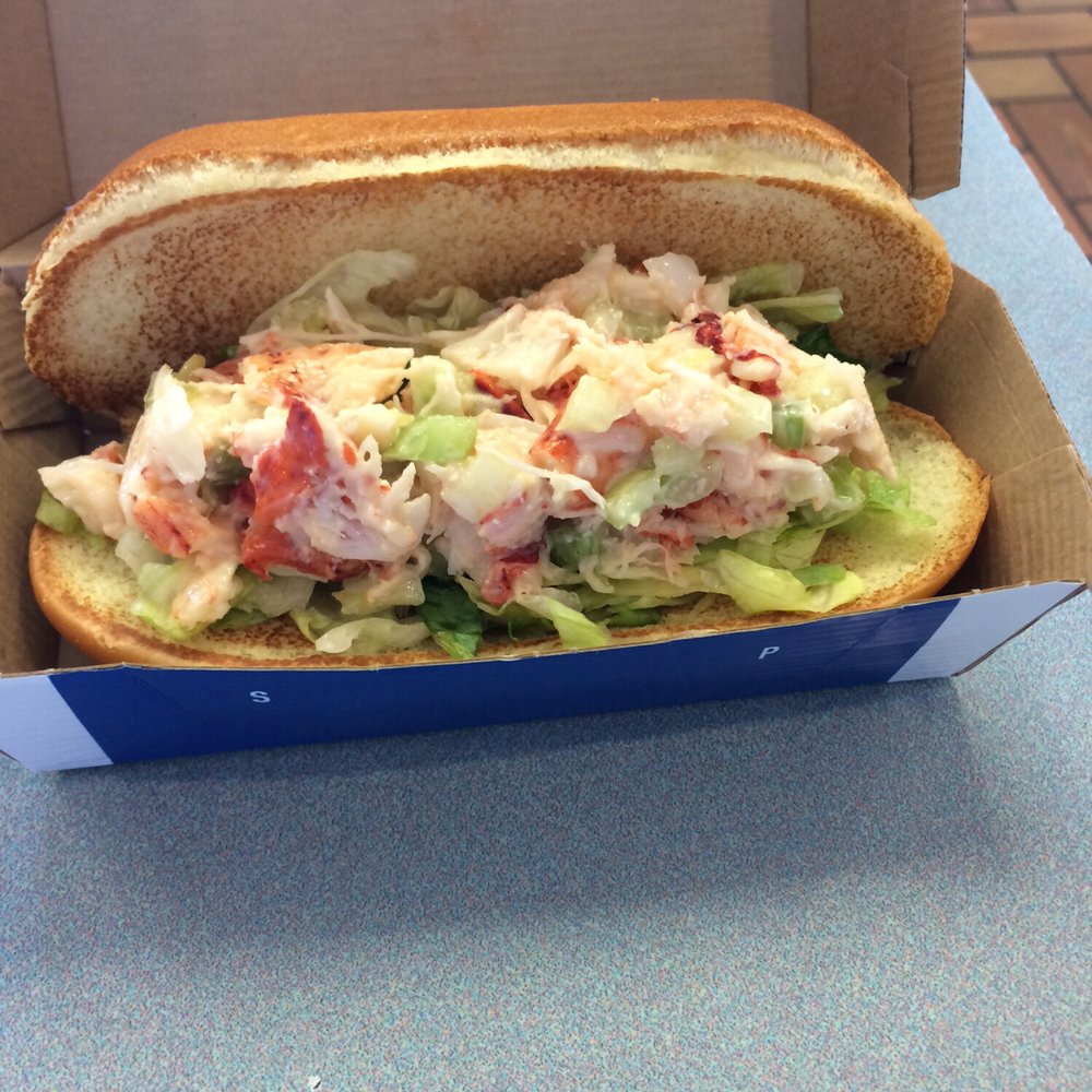 McDonald's - Lobster roll - Fast Food Near Me - Dorval, Quebec
