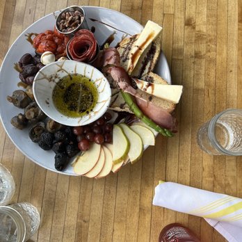 Hideaway House - Wine Lovers Boards - Pizza Near Me - Sedona, Arizona