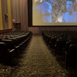 Park Twin Theatres - Stadium seating arrangement during trailers