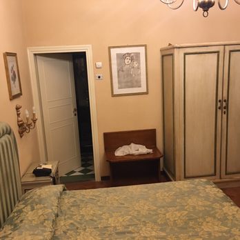 Monna Lisa - This used to be a palazzo one of the most unique hotels I even been in. - Hotels Near Me - Florence, FI
