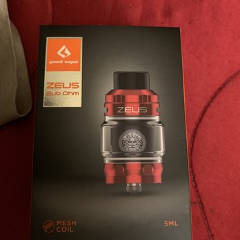 Smoke Depot - Tank in the box ZUES sub ohm, upper airflow, and THIS TANK DONT LEAK FOR ANYTHING IN ANY CONDITION! It's perfect - Vape Shops Near Me - New Windsor, New York