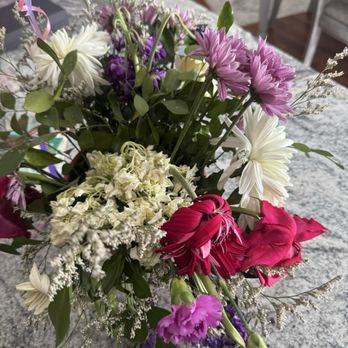William's Florist & Gift House - Designers choice bouquet - Florists Near Me - West Seneca, New York William's Florist & Gift House - Designers choice bouquet - Florists Near Me - West Seneca, New York