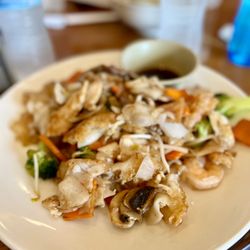 Pho Ha Noi Cuisine - Hi tieu ap chao combination meats
