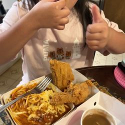 Jollibee - thumbs up - 2piece w/ spaghetti