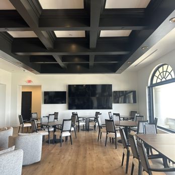 Blend Technology - 160" video wall flanked by 2 x 65" displays at the Spanish Hills Country Club. - Home Theatre Installation Near Me - Agoura Hills, California Blend Technology - 160" video wall flanked by 2 x 65" displays at the Spanish Hills Country Club. - Home Theatre Installation Near Me - Agoura Hills, California