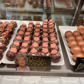 Tejas Chocolate Craftory - Chocolatiers & Shops Near Me - Tomball, Texas