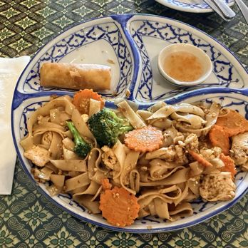 Mai Thai - Pad see ew lunch special - Thai Near Me - Evans, Georgia Mai Thai - Pad see ew lunch special - Thai Near Me - Evans, Georgia