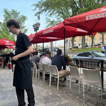 Bistro 1640 - Patio seating - French Near Me - Quebec City, Quebec Bistro 1640 - Patio seating - French Near Me - Quebec City, Quebec