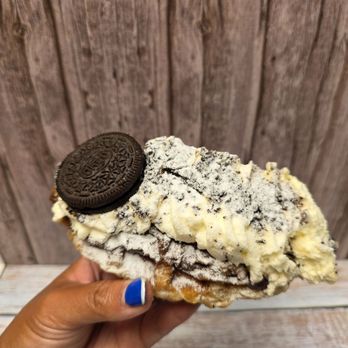 Chateau De Chantilly Cafe - Bakeries Near Me - Chantilly, Virginia